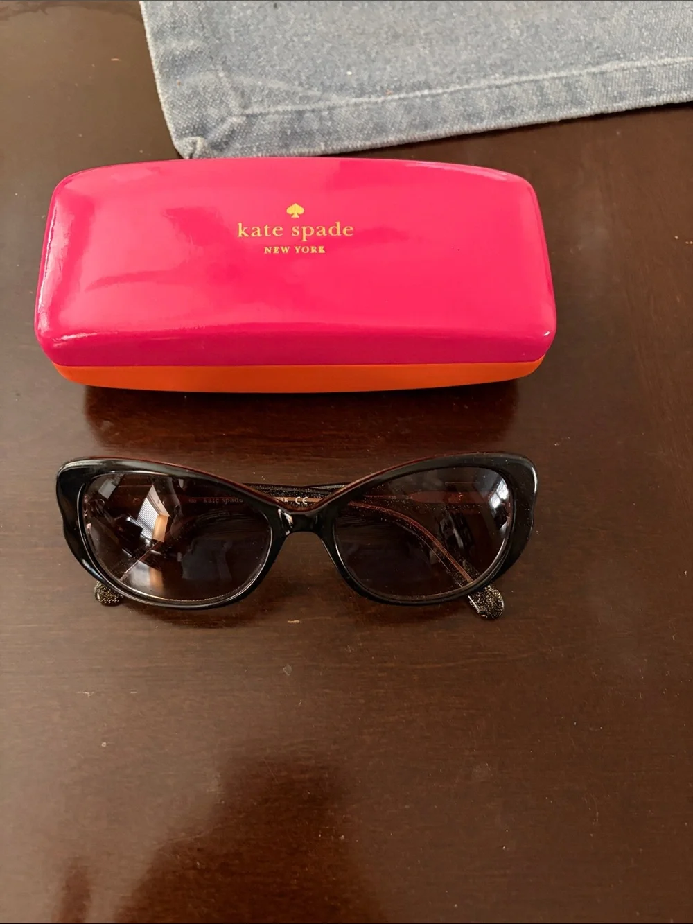 kate spade Black Cat-Eye Sunglasses with Pink Case